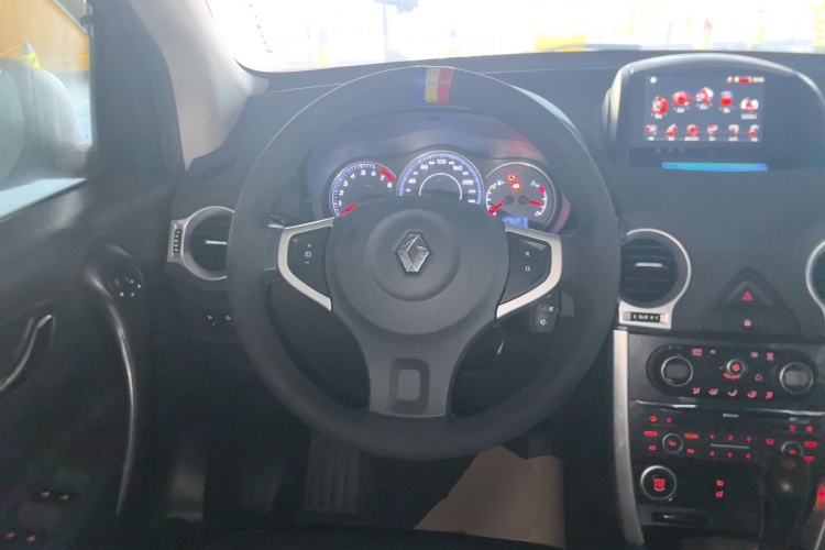 雷诺 科雷傲(进口) 2014款 改款 2.0L 两驱时尚版局部细节13