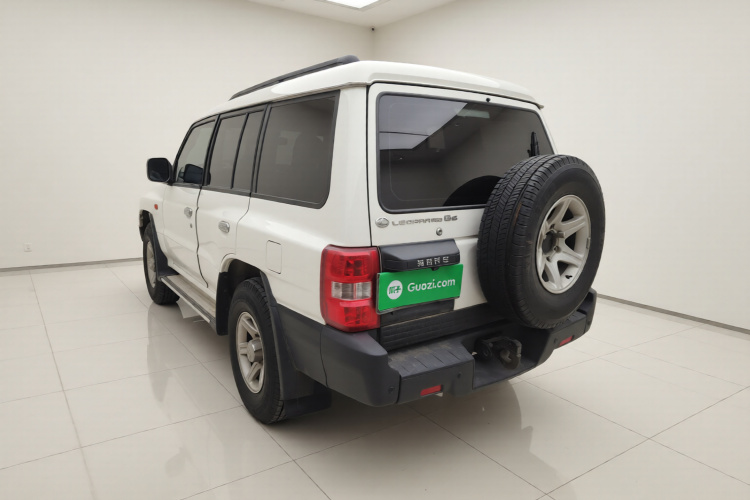 猎豹汽车 猎豹Q6 2015款 2.4L 手动四驱卓越型车身外观5