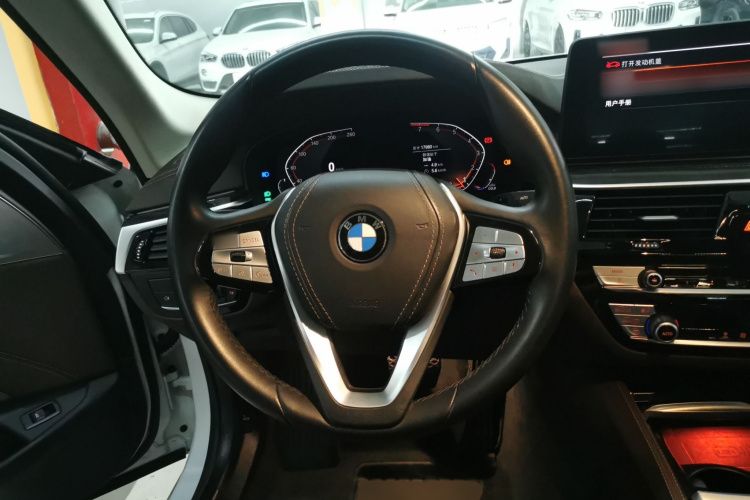 宝马5系 2022款 改款二 525Li 豪华套装中控内饰13