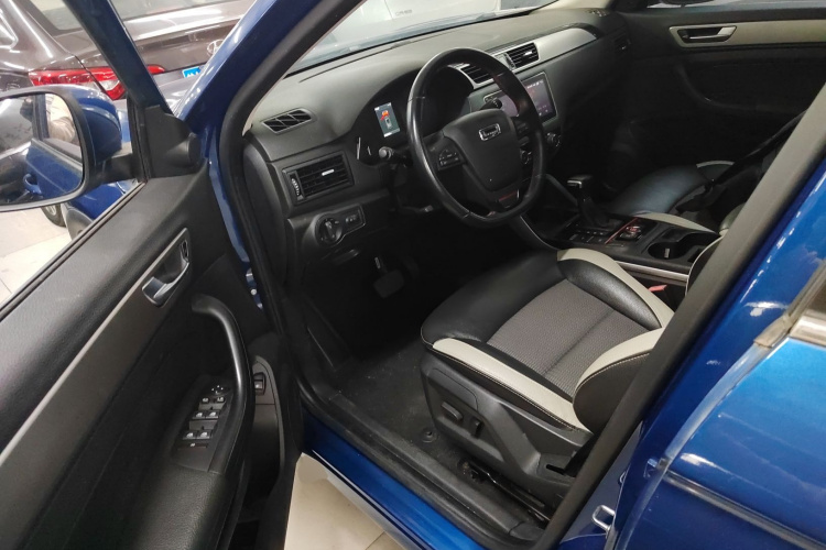 观致5 2018款 改款 1.6T 自动尊贵型中控内饰20