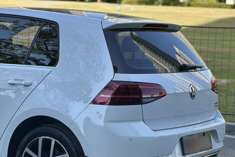 大众 高尔夫 2018款  230TSI 自动豪华型车身外观6005