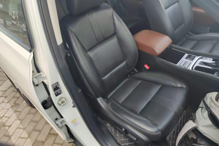 广汽传祺 传祺GS7 2017款 320T 两驱豪华智联型局部细节41