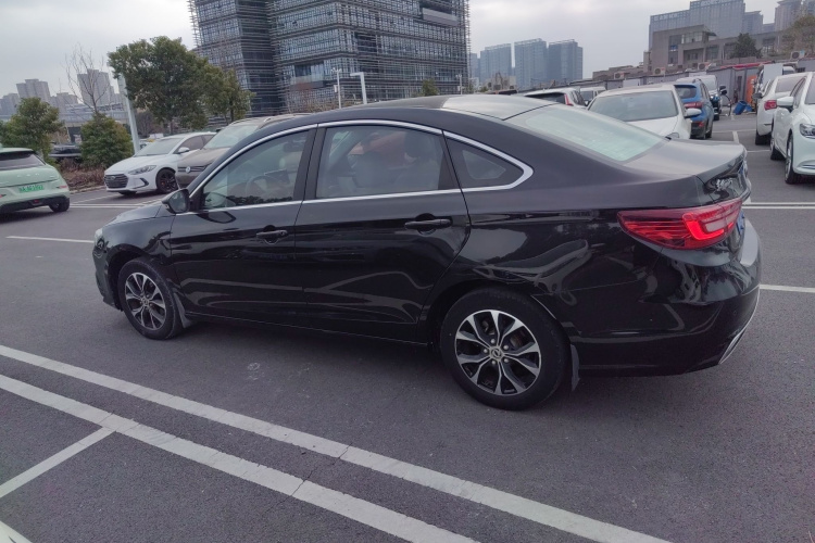 东风风行 景逸S50 2017款 1.5L 手动尊享型车身外观4