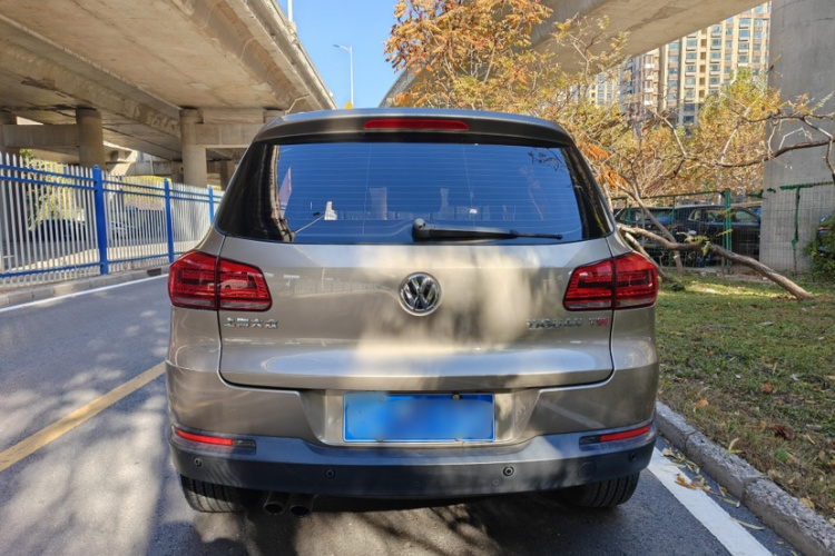 大众 途观 2015款 1.8TSI 自动两驱舒适版车身外观6002