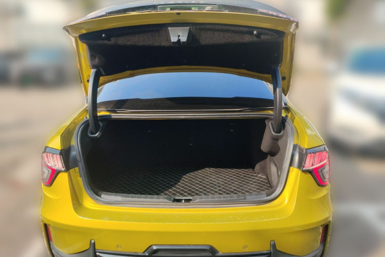 领克03 2019款 03+ 2.0TD 自动驭风版中控内饰23