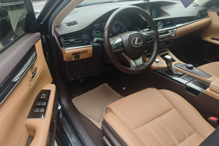 雷克萨斯ES 2015款 300h 舒适版中控内饰7003