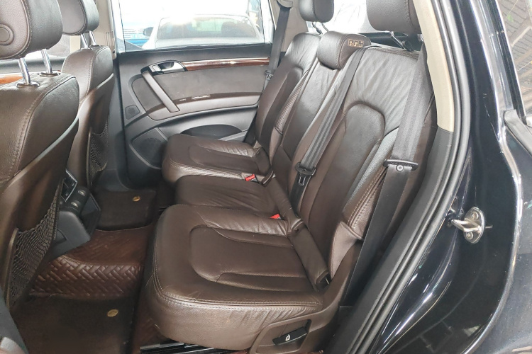 奥迪Q7 2015款 35 TFSI 进取型中控内饰7004