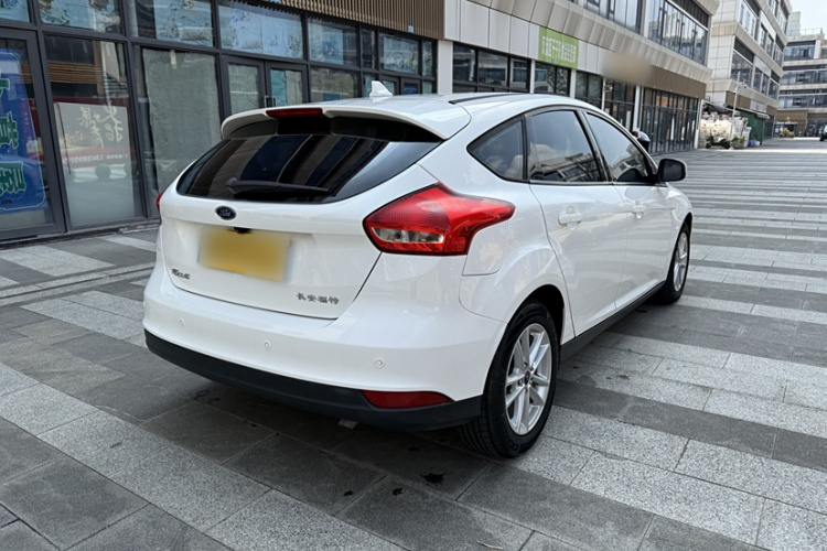 福特 福克斯 2017款 两厢 1.6L 自动风尚型智行版车身外观6003