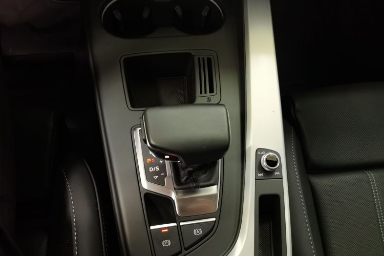 奥迪A4L 2024款 40 TFSI 时尚动感型局部细节18