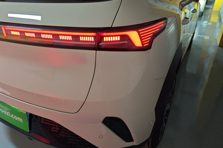 领克06 2025款 Renew 1.5T Halo车身外观6006