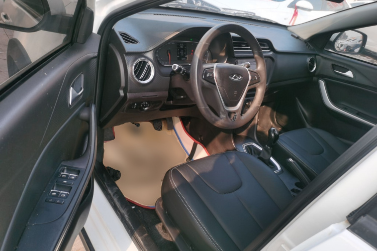 奇瑞 瑞虎3X 2018款 1.5L 手动舒适版中控内饰20