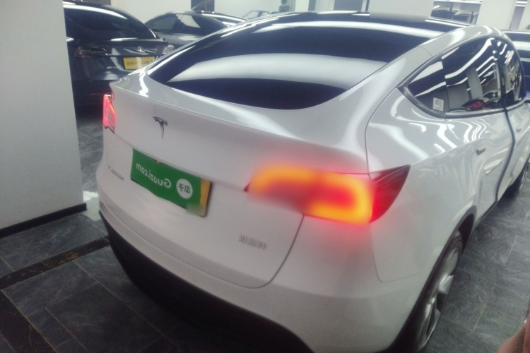 特斯拉 Model Y 2022款 改款 长续航全轮驱动版车身外观6004