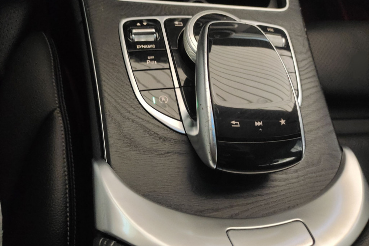 奔驰C级 2018款 C 200 L 运动版局部细节18