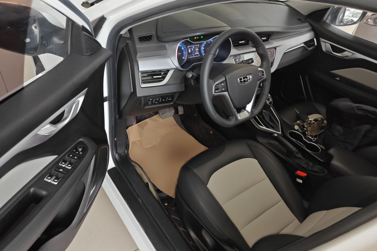 吉利汽车 远景 2020款 改款 1.5L CVT亚运版中控内饰20