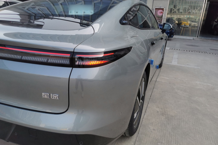 星途 星纪元 ES 2025款 增程 Pro 高速辅助驾驶车身外观6006