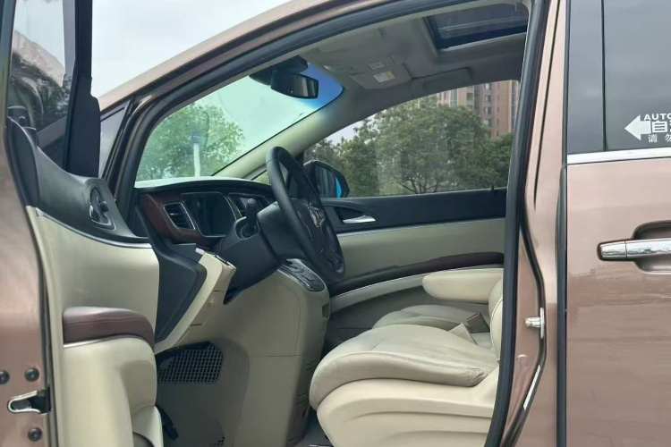 别克GL8 2018款 28T 豪华型 国VI中控内饰20