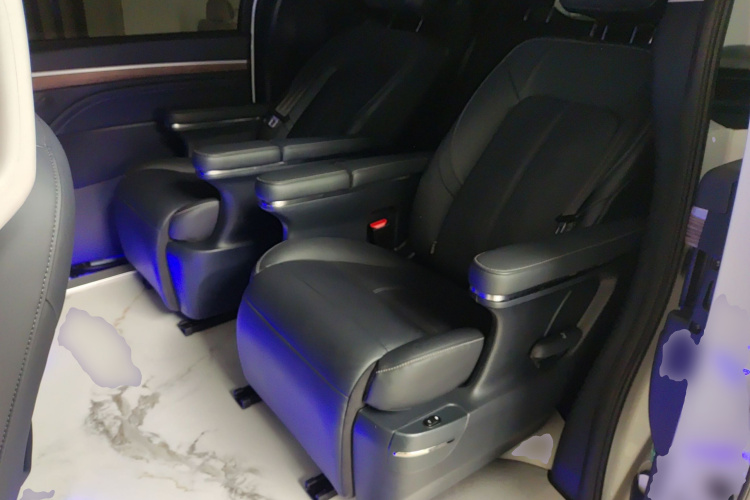 广汽传祺 传祺M8 2023款 领秀系列 390T 尊贵版中控内饰21