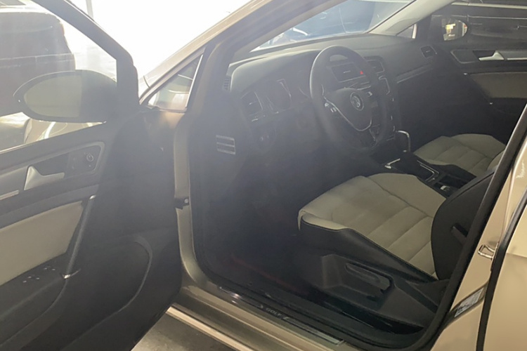 大众 高尔夫 2017款 230TSI 自动豪华百万辆纪念版中控内饰7002