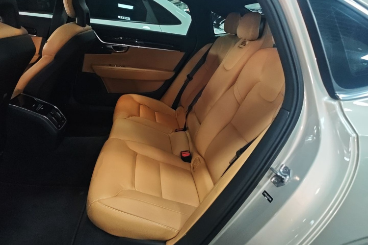 沃尔沃S90 2018款 T4 智远版中控内饰21