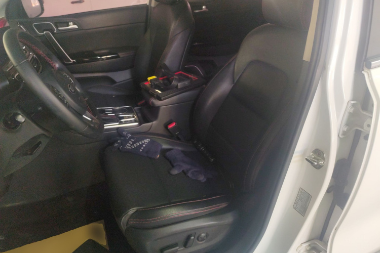 起亚KX5 2019款 2.0L 自动两驱舒适版中控内饰19