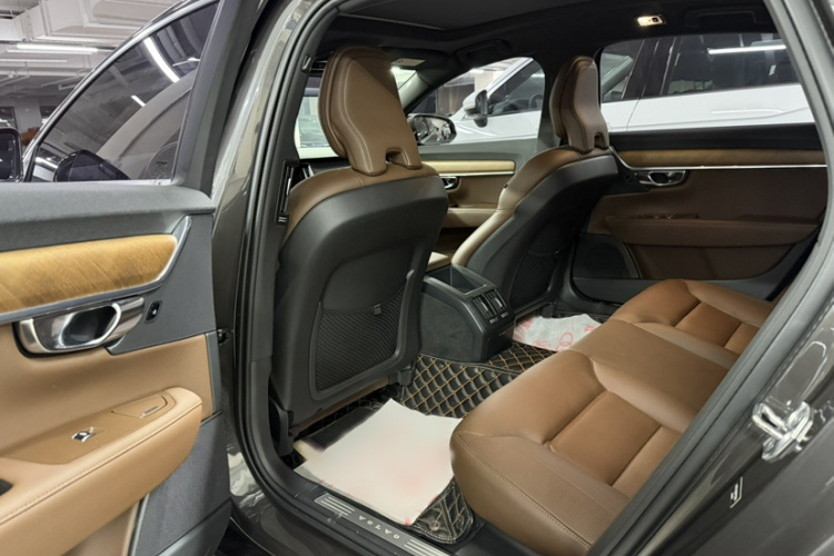 沃尔沃S90 2021款 B5 智逸豪华版中控内饰7007