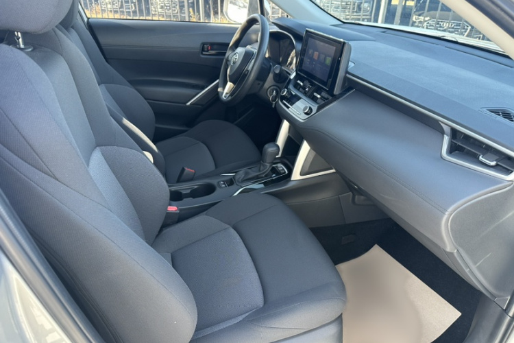 丰田 锋兰达 2022款 2.0L CVT精英版中控内饰7003