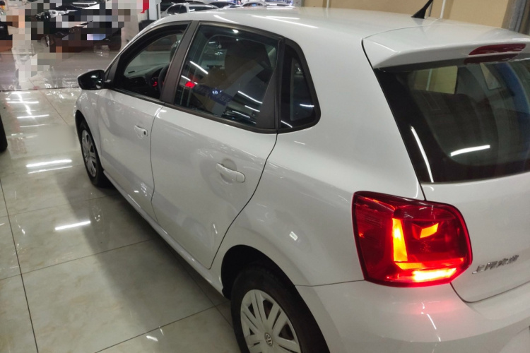 大众 Polo 2016款 1.4L 手动风尚型车身外观4