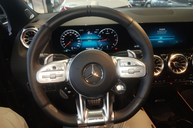 奔驰GLA AMG 2021款 AMG GLA 35 4MATIC中控内饰13