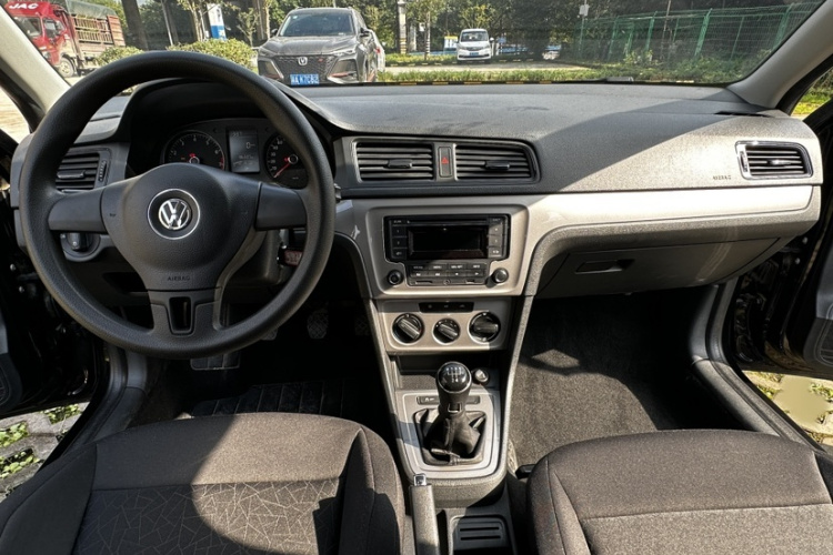 大众 朗逸 2013款 改款经典 1.6L 手动风尚版局部细节16