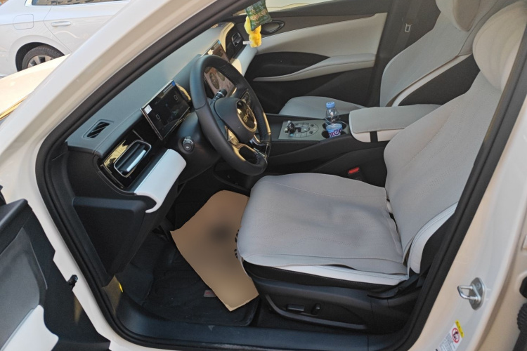 比亚迪 海豹06新能源 2024款 DM-i 80KM尊贵型中控内饰19