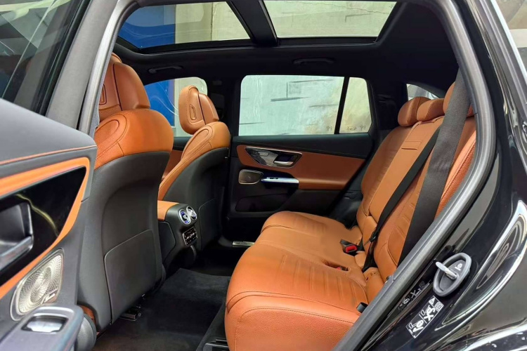 奔驰GLC 2023款 GLC 300 L 4MATIC 动感型 7座中控内饰7006