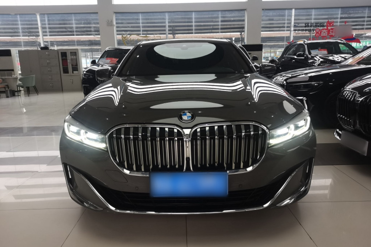 宝马7系 2019款 740Li 领先型 豪华套装车身外观2