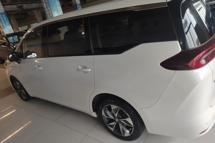 广汽传祺 传祺M6 2021款 PRO 270T DCT豪华版车身外观4