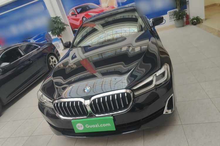 宝马5系 2021款 525Li 豪华套装车身外观2