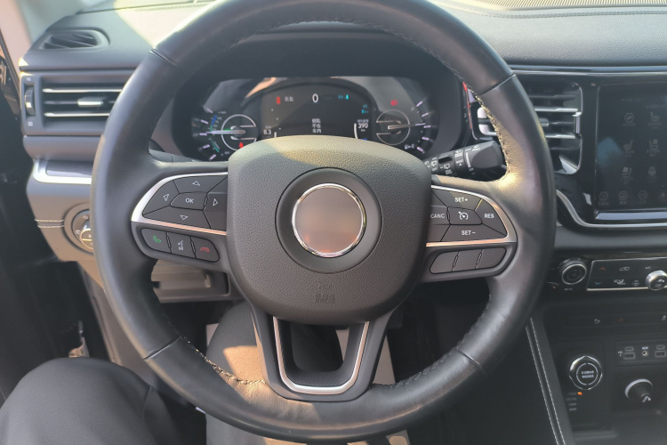 Jeep 指挥官PHEV 2020款 2.0T 插电混动臻享版中控内饰13