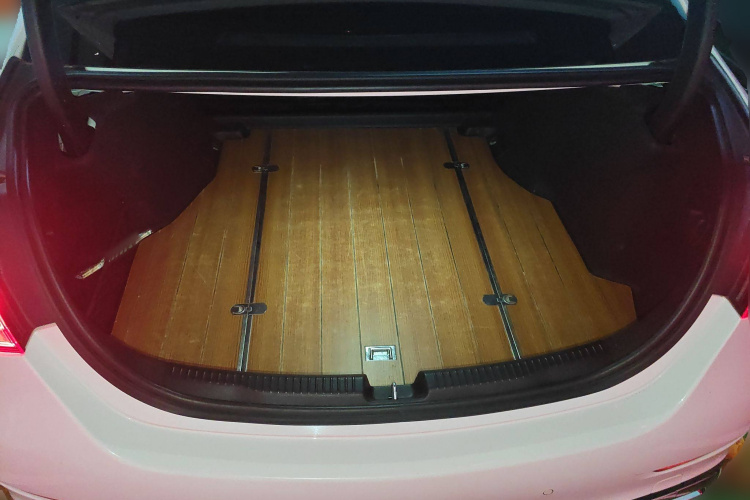 奔驰C级 2022款 改款 C 200 L 运动版局部细节23