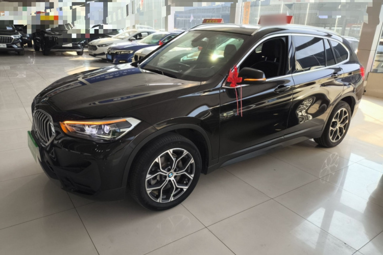 宝马X1 2020款 sDrive25Li 领先型车身外观6003