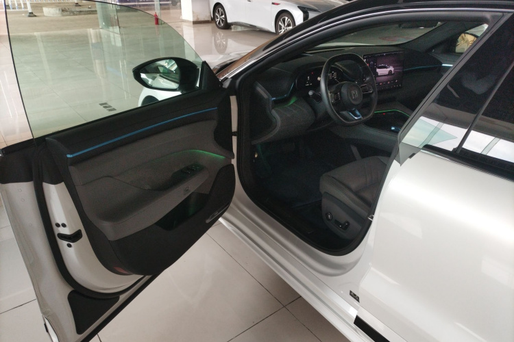 极氪001 2024款 YOU版 100kWh 四驱中控内饰20