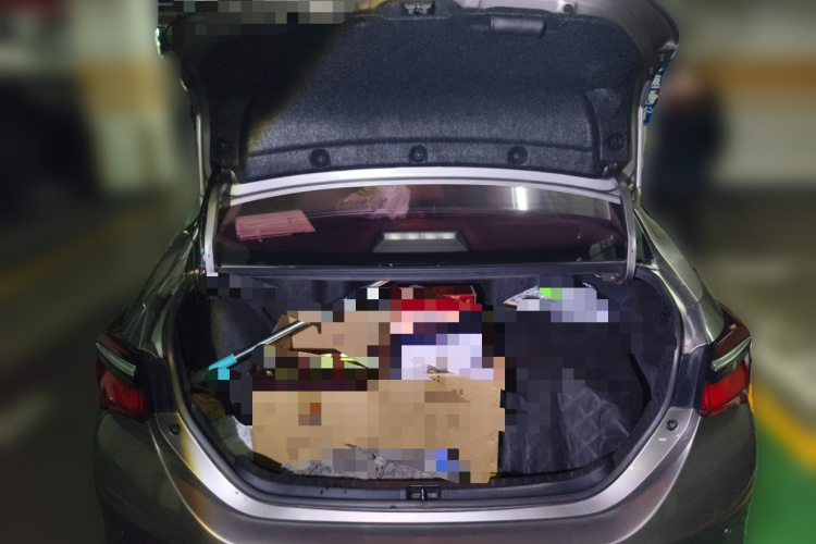 丰田 卡罗拉 2016款 双擎 1.8L E-CVT精英版中控内饰23