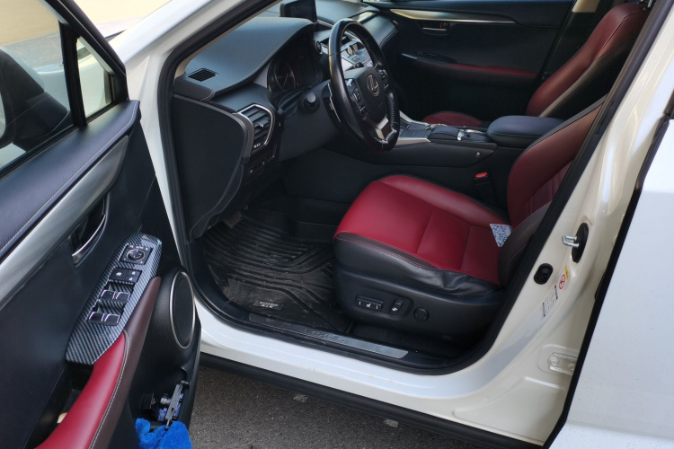 雷克萨斯NX 2017款 300h 前驱 锋尚版中控内饰20