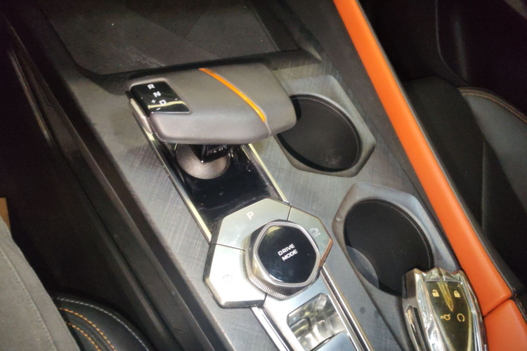 长安UNI-V 智电iDD 2023款  智电iDD 1.5T 113km智趣型（飞快版）局部细节18