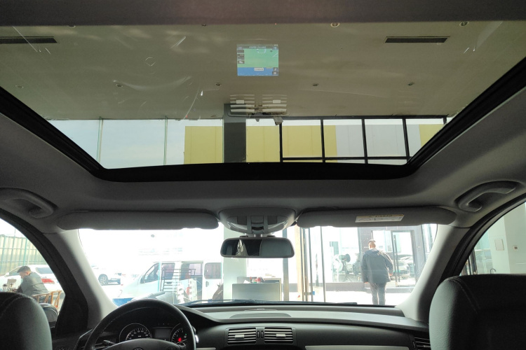 奔驰R级 2014款 R 320 4MATIC 商务型中控内饰22