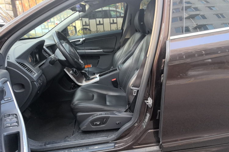 沃尔沃XC60 2017款 T5 AWD 智进版中控内饰19