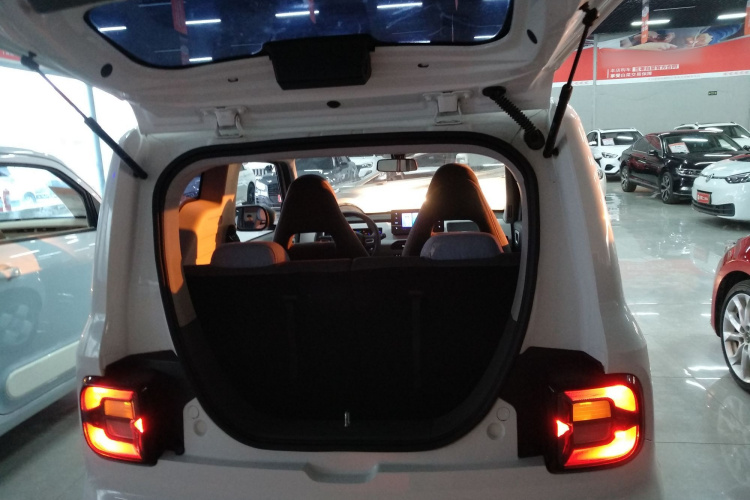 吉利银河 2023款 熊猫mini 200km 耐力熊机舱底盘23