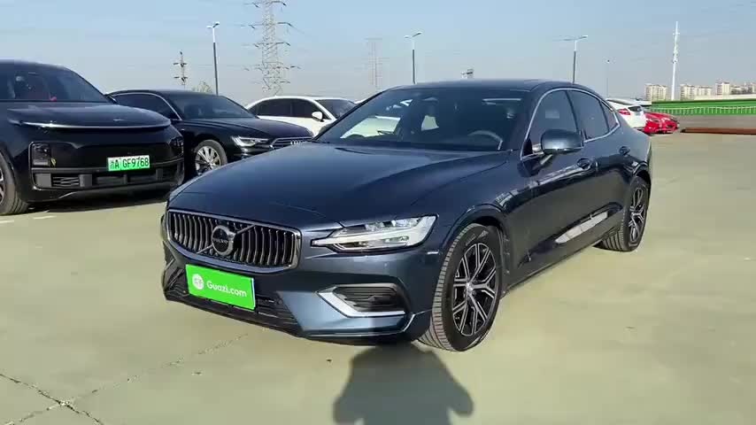 沃尔沃S60 2024款 B4 智逸豪华版实拍1