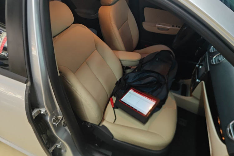 大众 朗逸 2013款 经典 1.6L 手动风尚版局部细节41