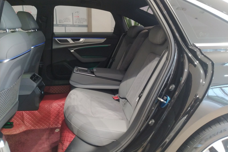奥迪A6L 2023款 40 TFSI 豪华动感型中控内饰7004