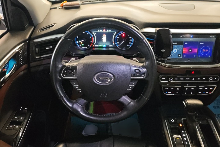 广汽传祺 传祺GS8 2017款 320T 两驱豪华智联版（七座）中控内饰13