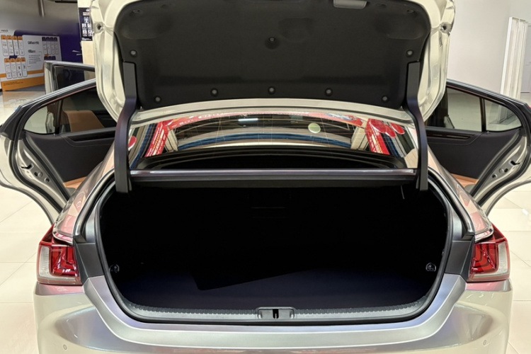 雷克萨斯ES 2021款 200 卓越版局部细节23