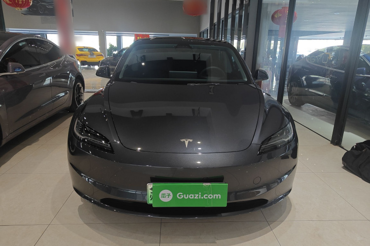特斯拉 Model 3 2023款 后轮驱动版车身外观2